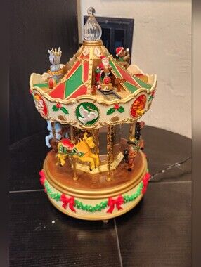New! Maisto Holiday, Lighted, Animated, Musical Carousel